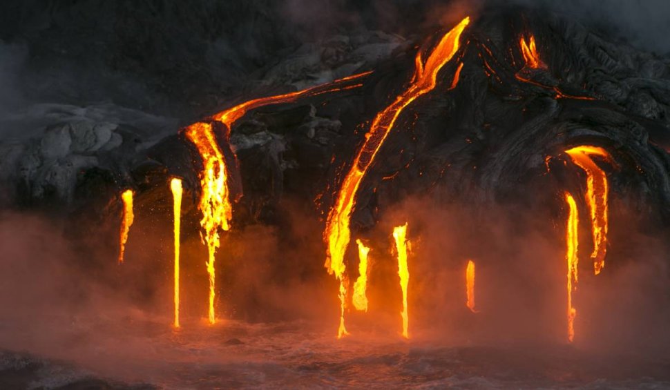 Cel mai mare vulcan de pe Pământ se trezește din "somn". Specialiștii avertizează că ar putea erupe