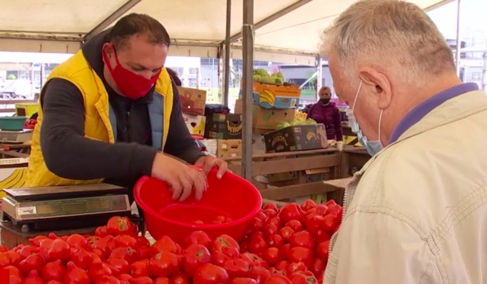 Roșiile "românești" din piețe, proveniență necunoscută: Clienții dau chiar și 50 de lei pe o pungă, deși nu există dovezi că tomatele sunt autohtone