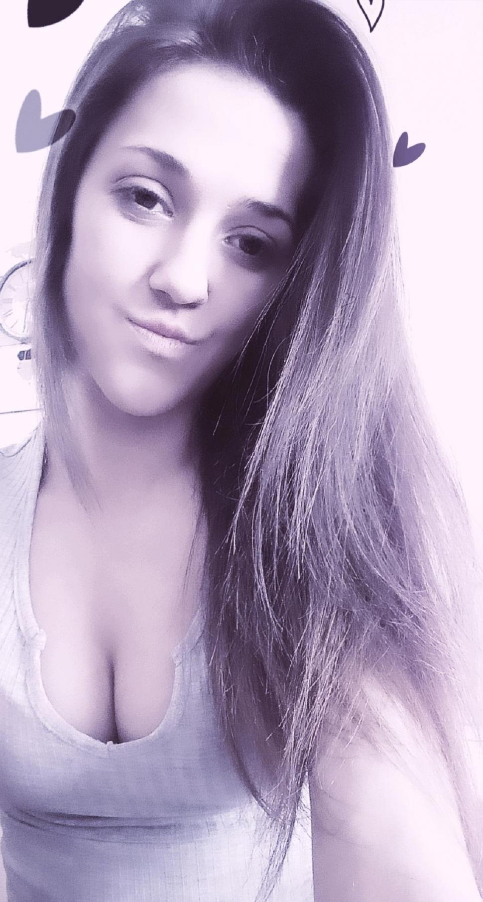 O tânără de doar 24 de ani şi-a dat ultima suflare, răpusă de cancer, ținându-și iubitul de mână 707216