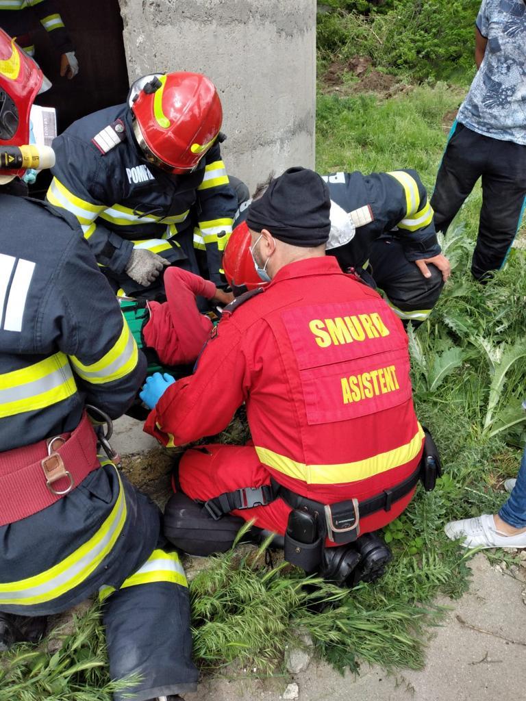 Un copil de 12 ani a căzut într-un castel de apă dezafectat, adânc de 7 metri, în Ialomiţa 707436