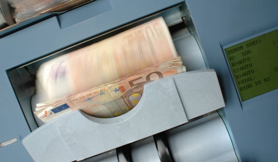 Cumpărăturile cu cash ar putea fi plafonate. Uniunea Europeană vrea să combată spălarea de bani