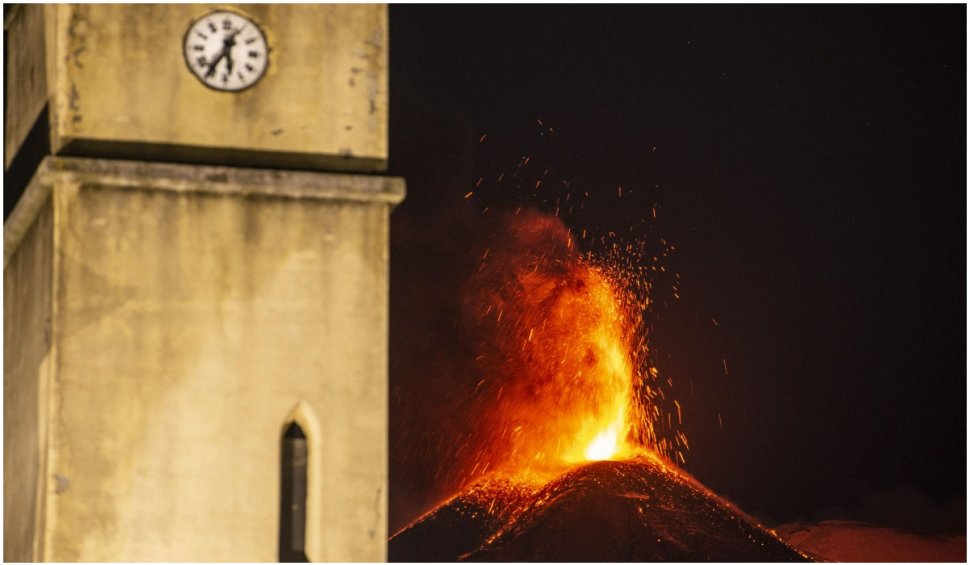 Vulcanii Etna și Stromboli din Italia au erupt simultan