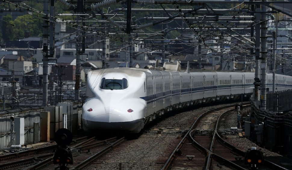 Un tren de mare viteză din Japonia a rămas fără conductor în timp ce rula cu 150 de km pe oră