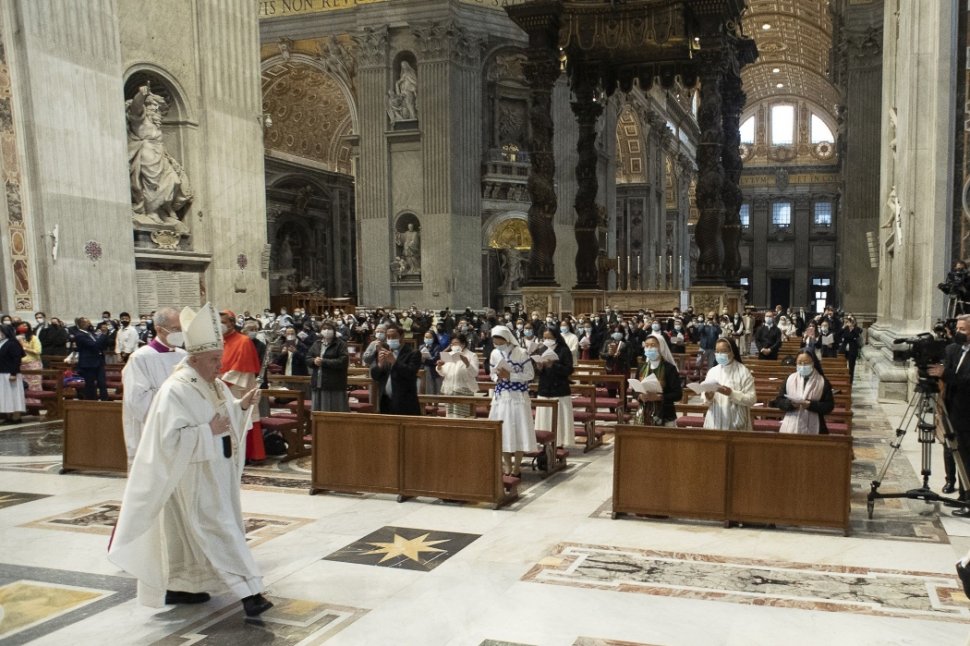 Secretele ascunse din arhivele de la Vatican, scrisori şi documente compromiţătoare