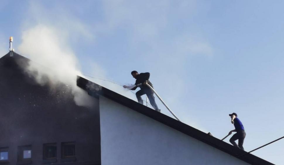 Incendiu la Cabana Dochia de pe masivul Ceahlău 708512