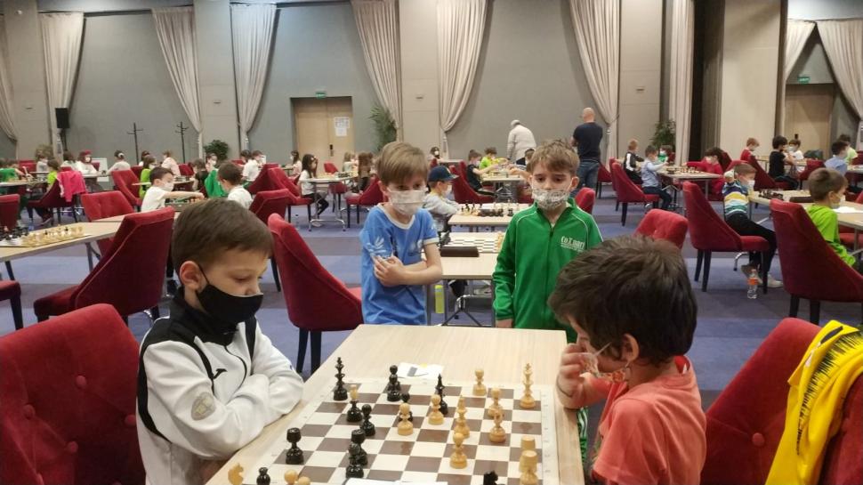 Vladimir Șofronie, un copil de 8 ani din Braşov, este un geniu al şahului 708791