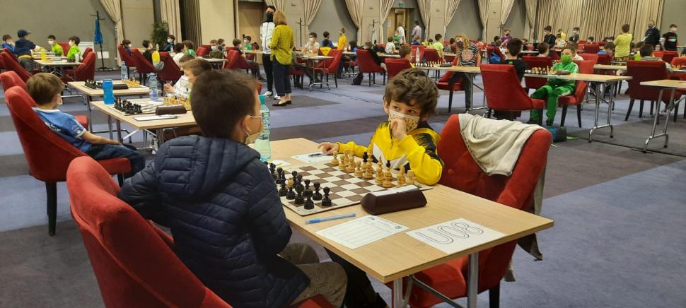 Vladimir Șofronie, un copil de 8 ani din Braşov, este un geniu al şahului 708792