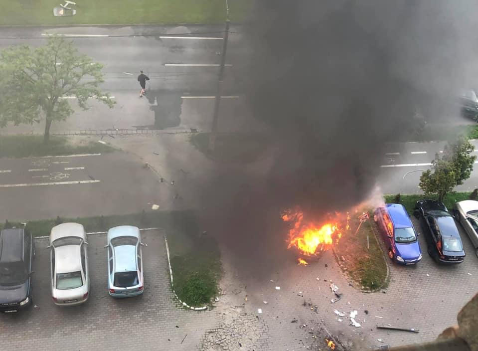 Momentul în care bolidul omului de afaceri Ioan Crişan sare în aer la Arad - Galerie foto 709125