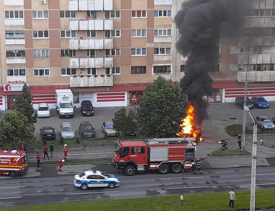 Momentul în care bolidul omului de afaceri Ioan Crişan sare în aer la Arad - Galerie foto 709126
