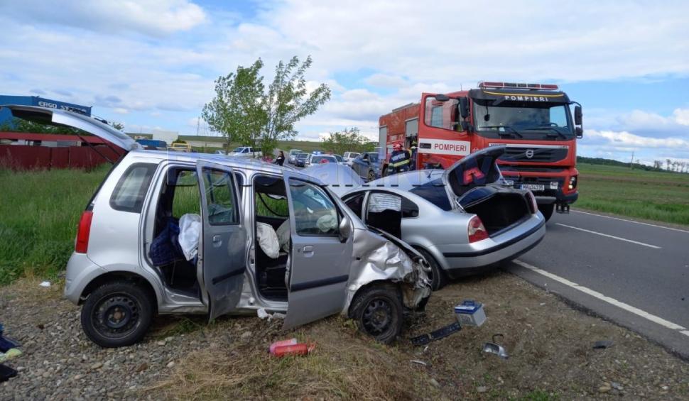 Accident rutier soldat cu 4 victime, în Botoșani. Trei copii au ajuns la spital 709243