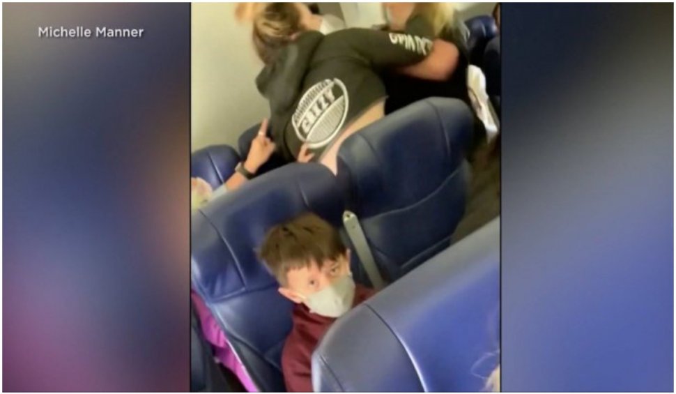 Însoțitoare de zbor, atacată de un pasager, într-un avion din SUA