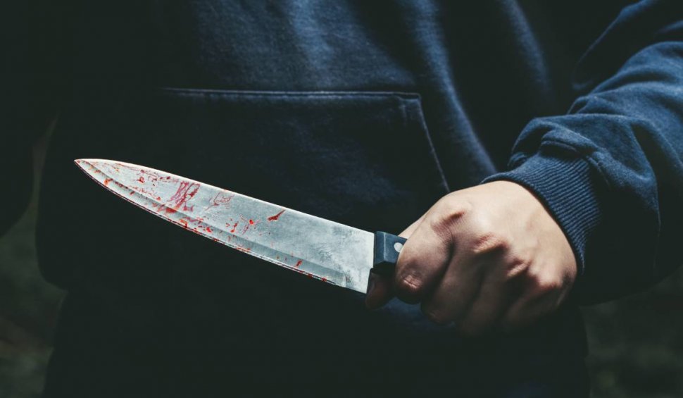 Un student din Suceava a venit la examen cu un cuțit și a amenințat că își pune capăt zilelor