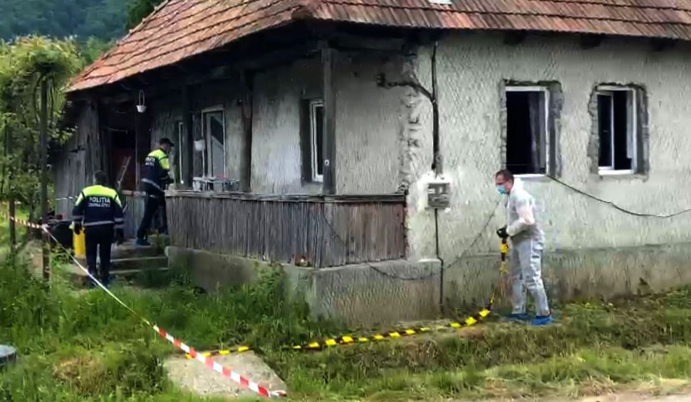 Primele imagini cu casa în care au fost omorâţi cei doi copii de mama lor, la Maramureş