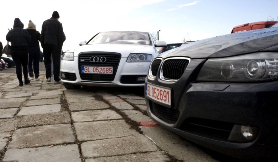 Înmatricularea mașinilor mai vechi de 15 ani va fi taxată suplimentar. Taxe noi pentru români, odată cu PNRR