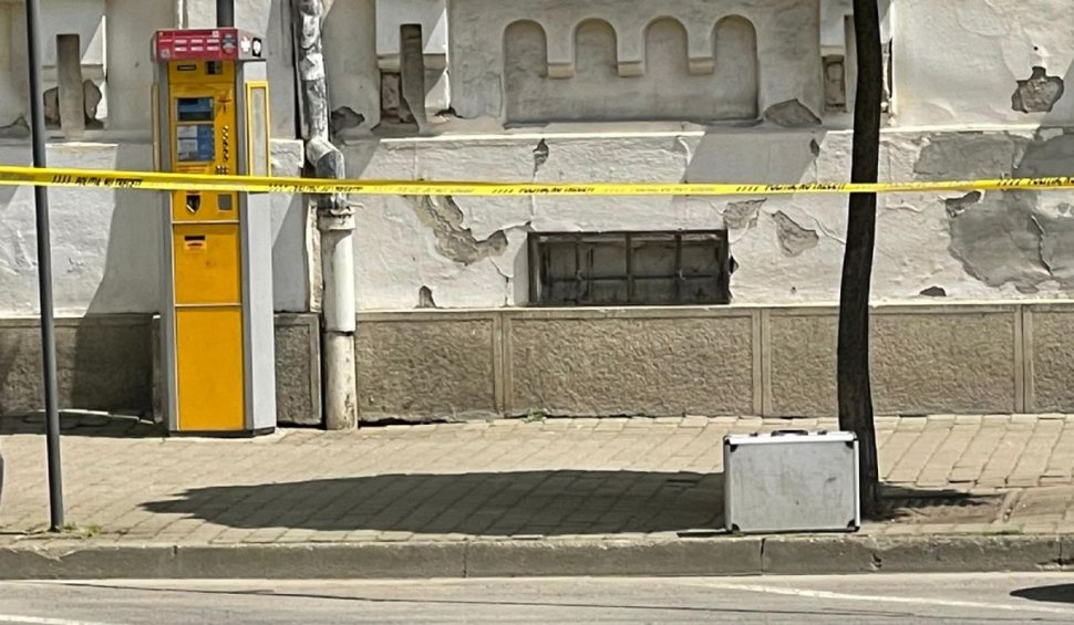 Alertă cu bombă în faţa Palatului Copiilor din Arad. Valiza suspectă, uitată de un inginer