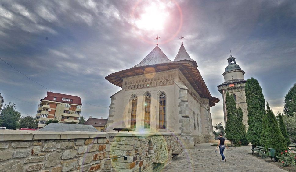 Doi haiduci din Caransebeş au spart nouă biserici în trei zile pentru a fura vin liturgic şi banii din cutia milei