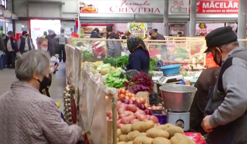 Fructe și legume pline de pesticide în piețele din România: Specialiștii au emis peste 20 de avertizări alimentare în ultimele luni