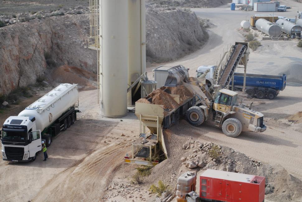 Autostrada viitorului prinde contur în Spania. Constructorii folosesc cenușă în loc de ciment 710361