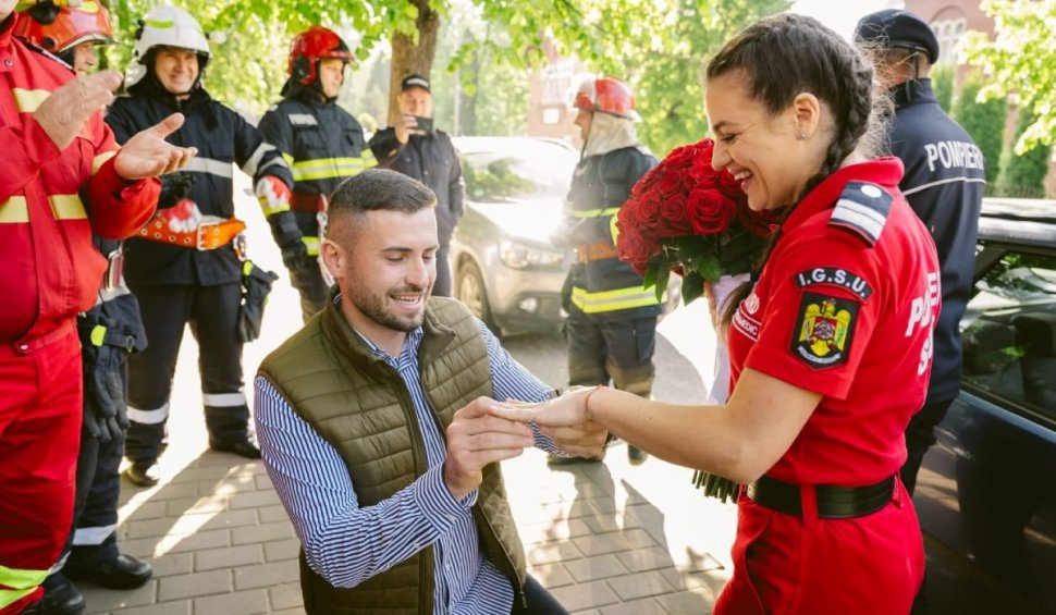 Un bărbat din Suceava a înscenat un accident pentru a-și cere în căsătorie iubita paramedic 