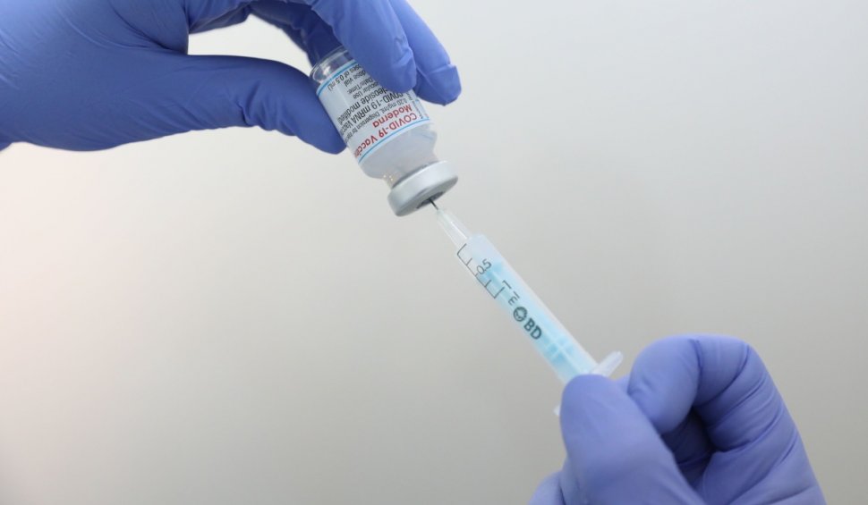 Moderna a cerut autorizarea vaccinului anti-COVID pentru adolescenţi în Canada şi UE