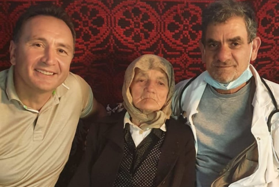 O bunicuță în vârstă de 100 de ani din Bistrița-Năsăud s-a vaccinat anti-COVID