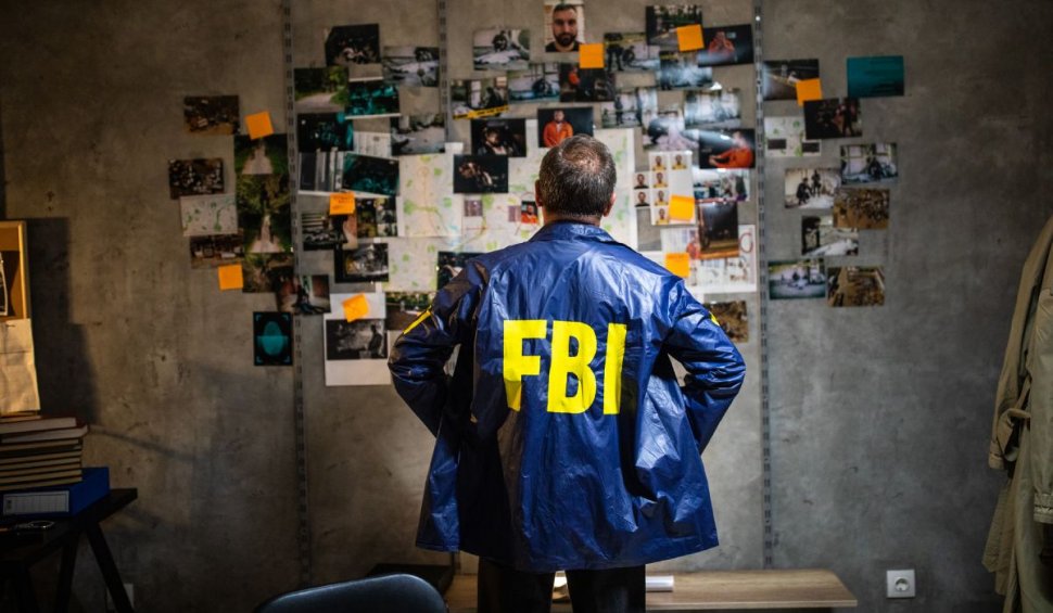 Sute de interlopi din toată lumea, arestaţi după ce au folosit o aplicaţie controlată de FBI pentru a comunica criptat