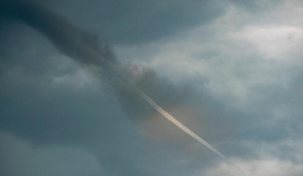 Tornadă uriaşă, surprinsă într-un sat din Bulgaria, la graniţă cu România 710479
