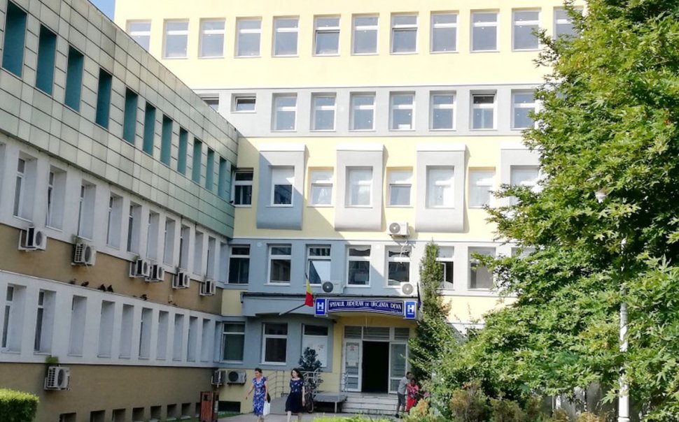 Un bărbat a fost înjunghiat în fața Spitalului Județean Deva, după o ceartă