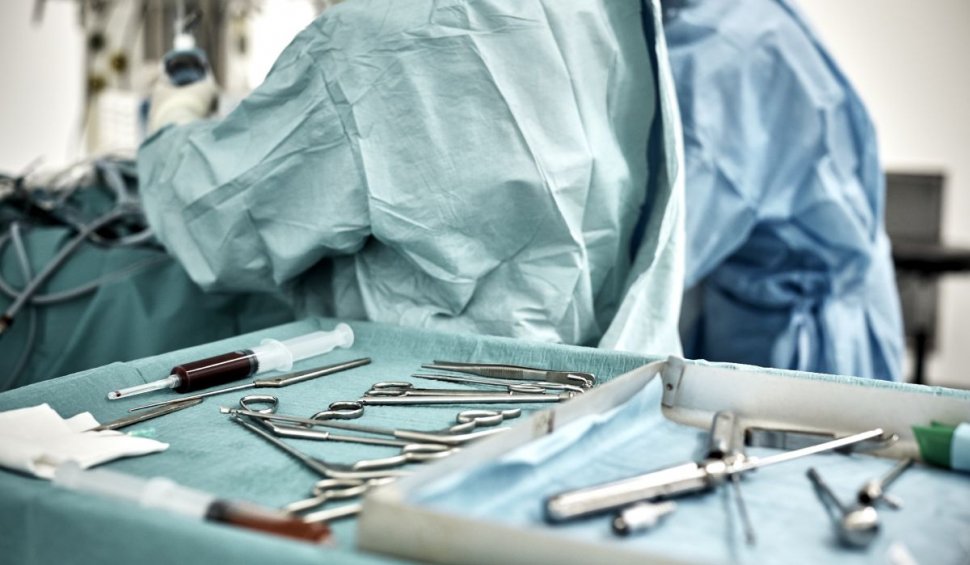 O femeie a murit după ce a fost operată de un paznic care s-a dat drept doctor, la un spital din Pakistan