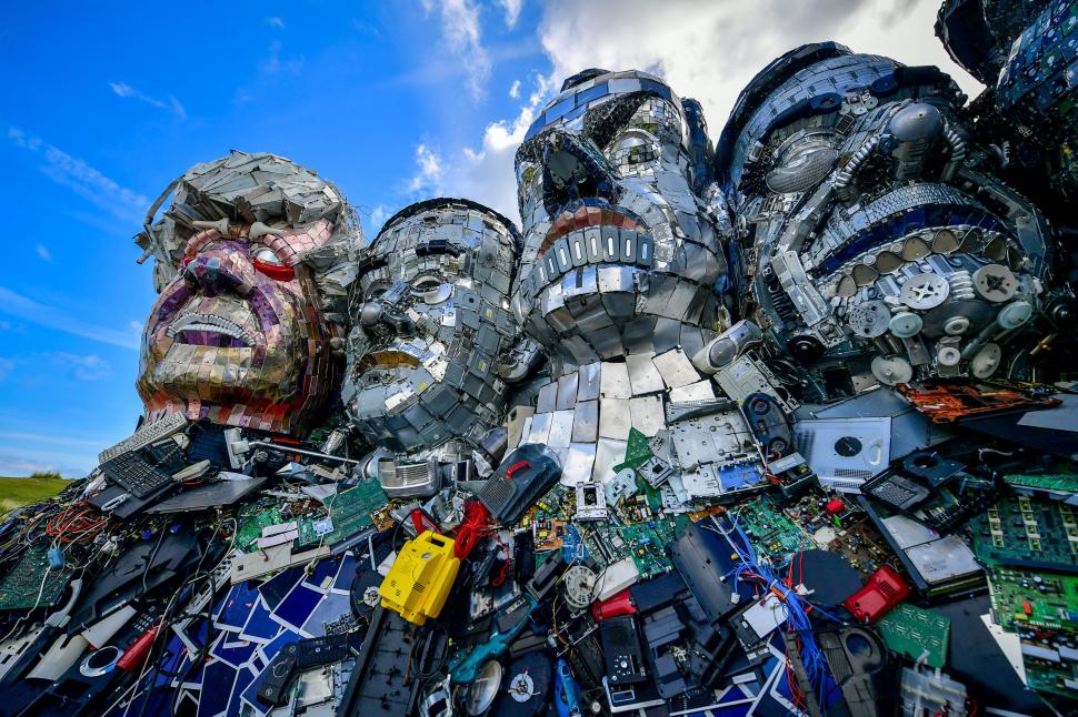 Joe Biden, Emmanuel Macron, Boris Johnson și Angela Merkel vor fi vegheați de propriile lor statui din deșeuri la Summit-ul G7 710762