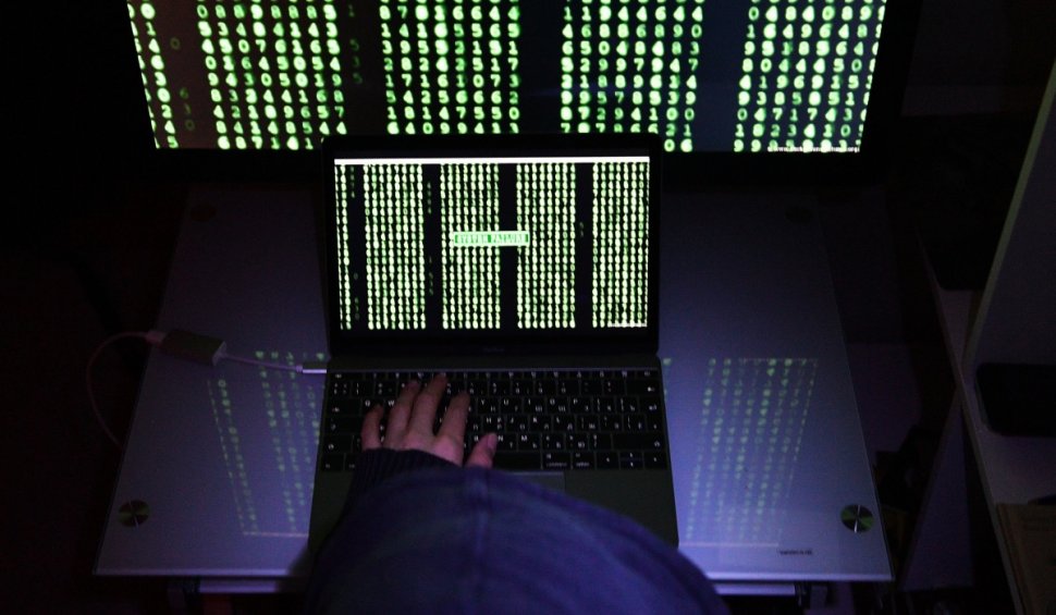Opt miliarde de parole furate, publicate de hackeri pe un forum: Sunt date de logare la conturi Gmail, Facebook, Apple şi PayPal