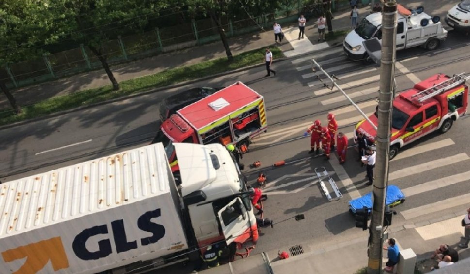 Un pieton a fost lovit mortal de un TIR pe un bulevard din Cluj-Napoca