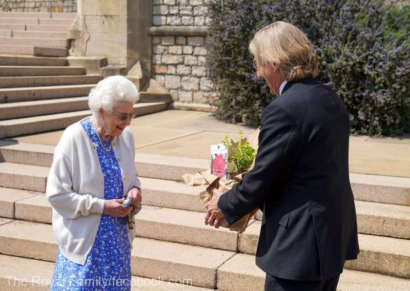 Prinţul Philip ar fi împlinit astăzi 100 de ani. Regina va planta un trandafir în memoria lui