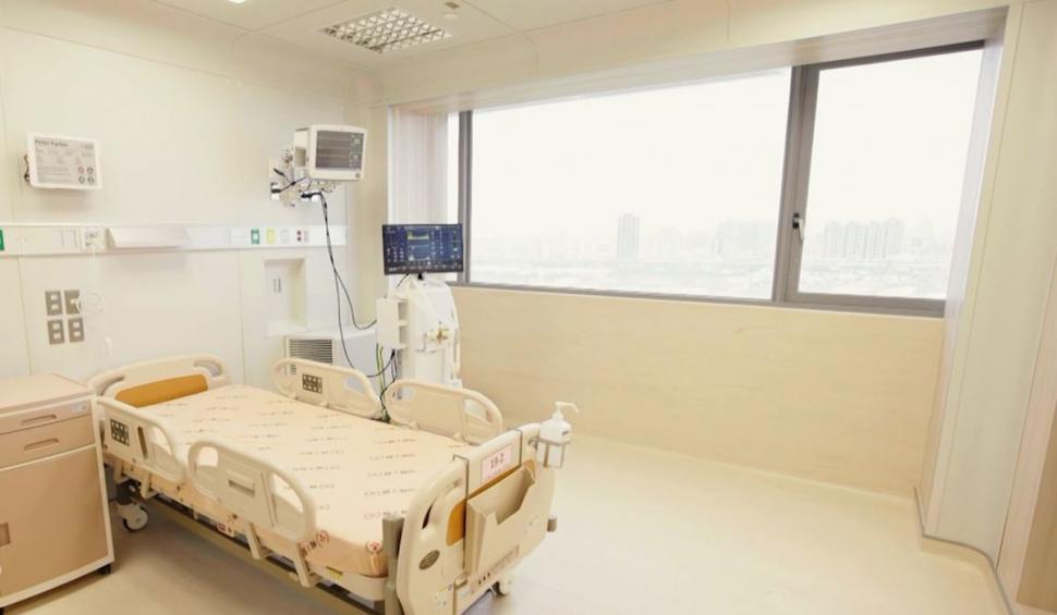 Spital ridicat din gunoaie, în pandemie. Creatorul său s-a lăsat inspirat de romanii care reciclau amforele cu vin 711088