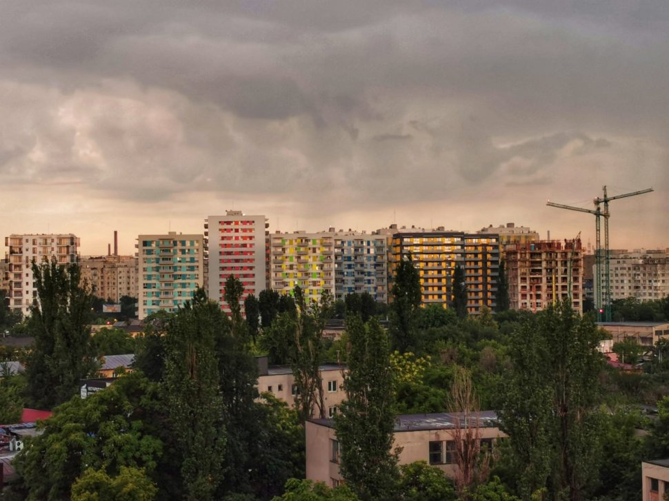 RO-ALERT în Bucureşti, cod portocaliu de ploi torențiale, grindină și vijelii