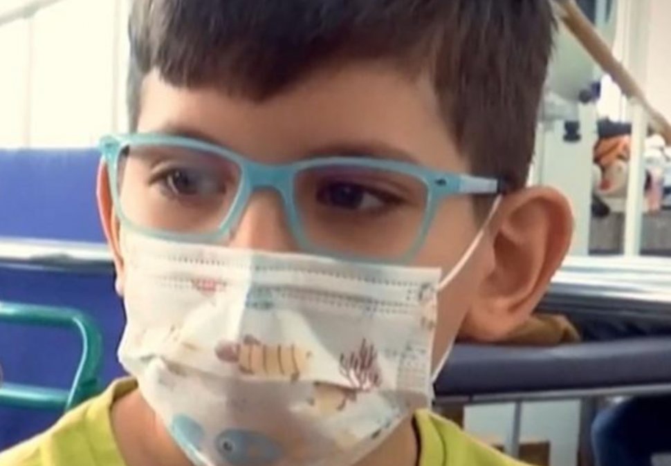 Povestea sfâșietoare a lui Artur, un copil de de 11 ani cu paralizie cerebrală