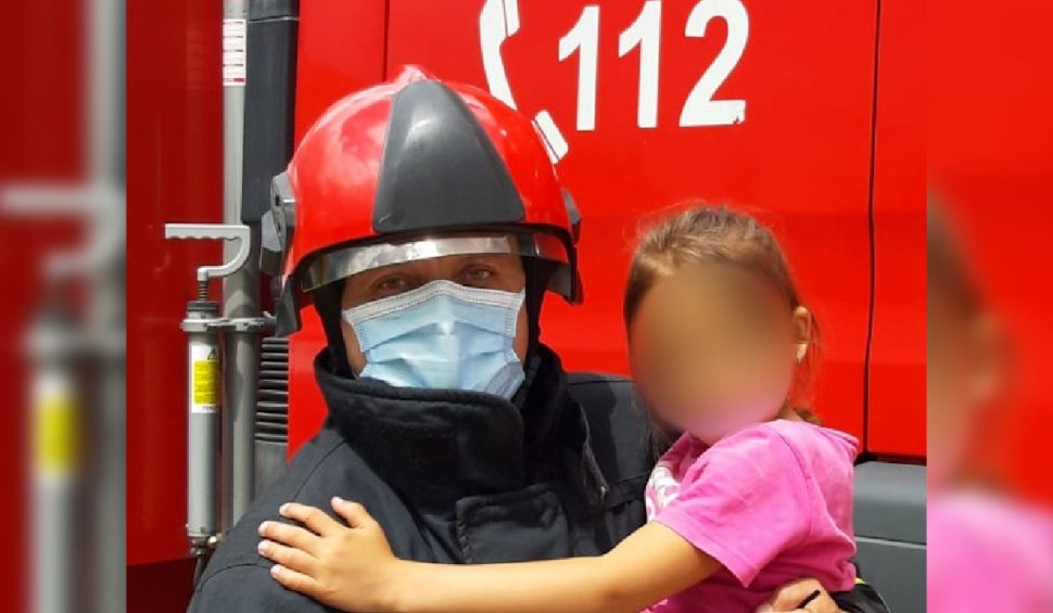 Fetiţă de 7 ani din Teleorman în pericol, după ce s-a strâns de gât cu un colier de plastic. Un pompier a salvat-o în ultima clipă