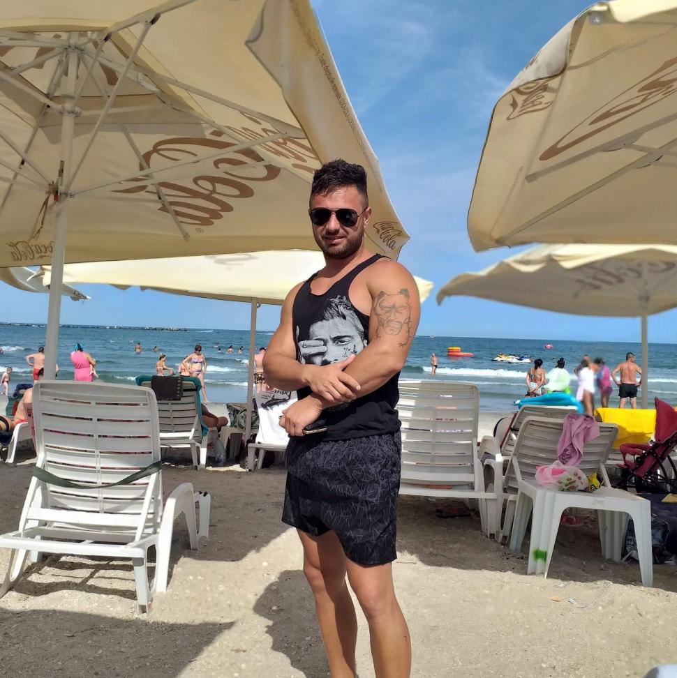 Andreea, o tânără mămică din Bucureşti, a fost omorâtă de iubit, sub ochii fetiţei ei 711653