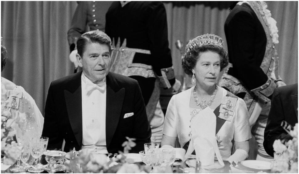 De la urcarea pe tron, regina Elisabeta a întâlnit 13 preşedinţi SUA 711575