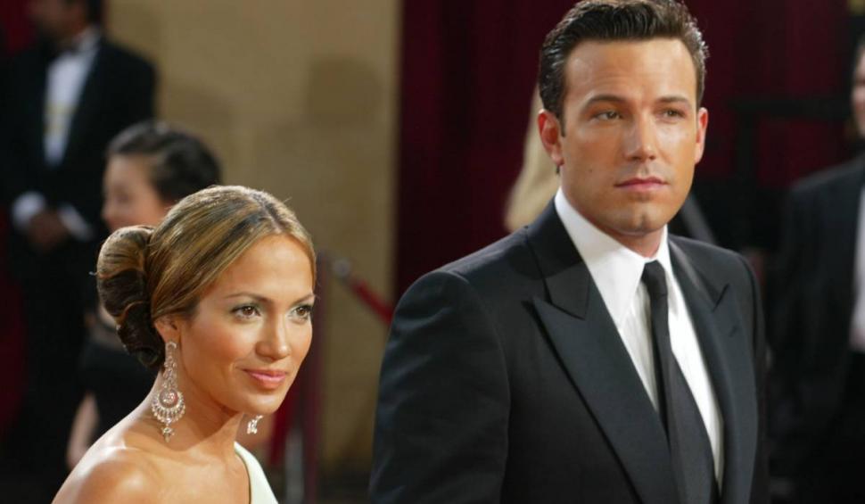 Jennifer Lopez și Ben Affleck, momente romantice la o terasă din Malibu 711775