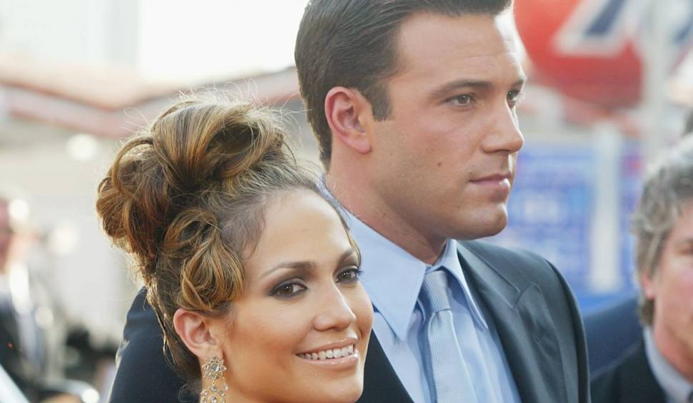 Jennifer Lopez și Ben Affleck, momente romantice la o terasă din Malibu 711776