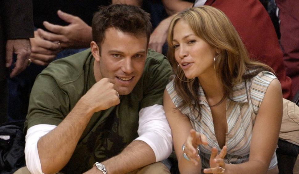Jennifer Lopez și Ben Affleck, momente romantice la o terasă din Malibu 711777