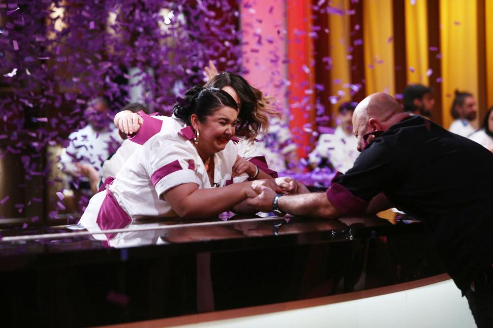 Cu câţi bani a plecat acasă Narcisa Birjaru, prima femeie câștigătoare la Chefi la cuțite 712118