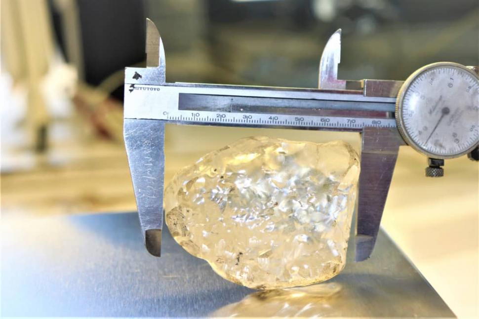 Un diamant de peste 1000 de carate a fost descoperit în Botswana. Este al treilea cel mai mare diamant de calitate prețioasă din lume 712110