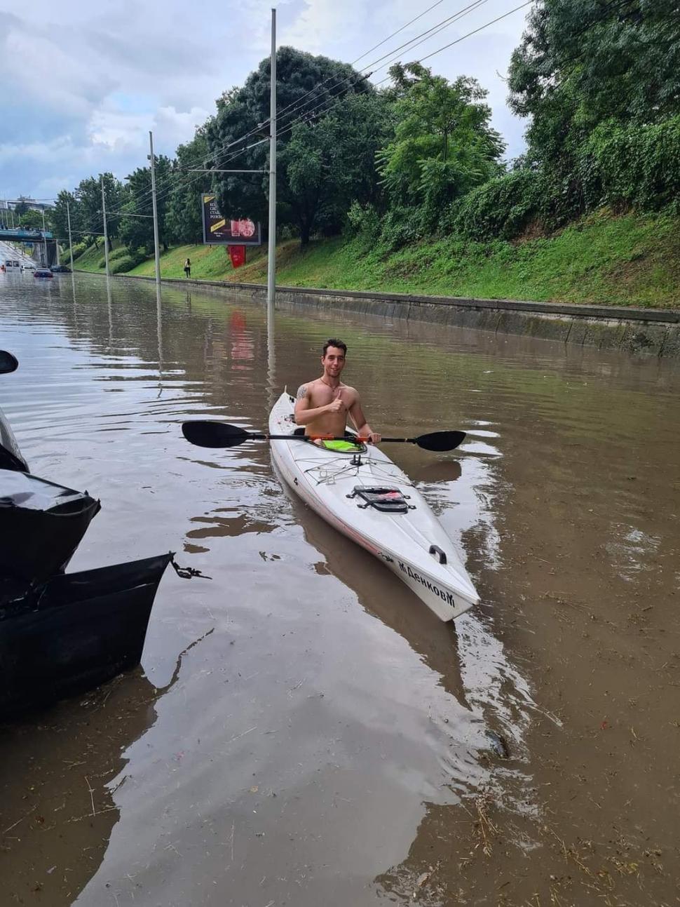 Imagini cu prăpădul făcut de ciclonul din Marea Neagră în Bulgaria 712098
