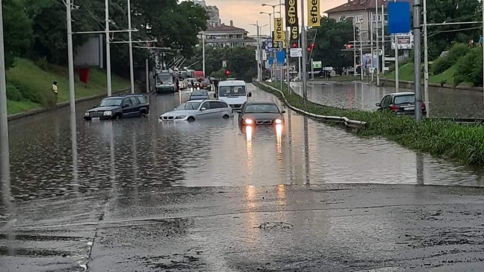 Imagini cu prăpădul făcut de ciclonul din Marea Neagră în Bulgaria 712102