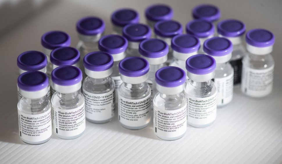 Israel anunță că transferă palestinenilor un milion de doze de vaccin anti-COVID care "expiră curând"