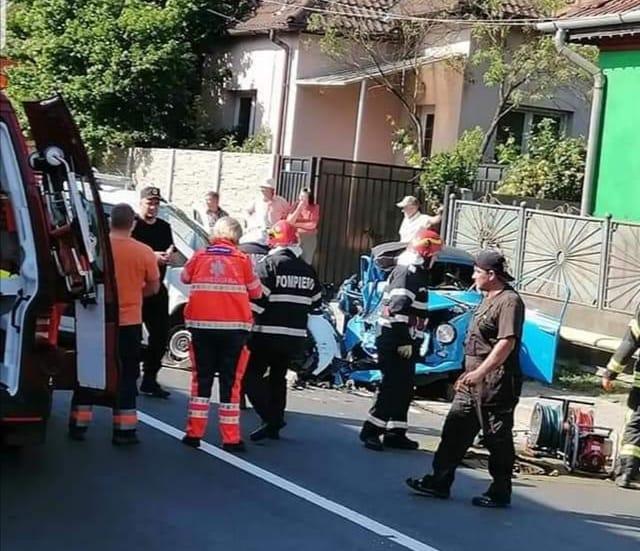 Un poliţist de la Rutieră a murit într-un Trabant strivit, după un accident în Şoimuş 712338