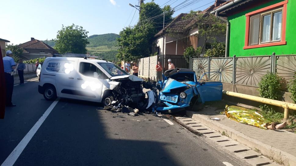 El este poliţistul care a murit într-un Trabant strivit, după un accident cumplit în Şoimuş 712385