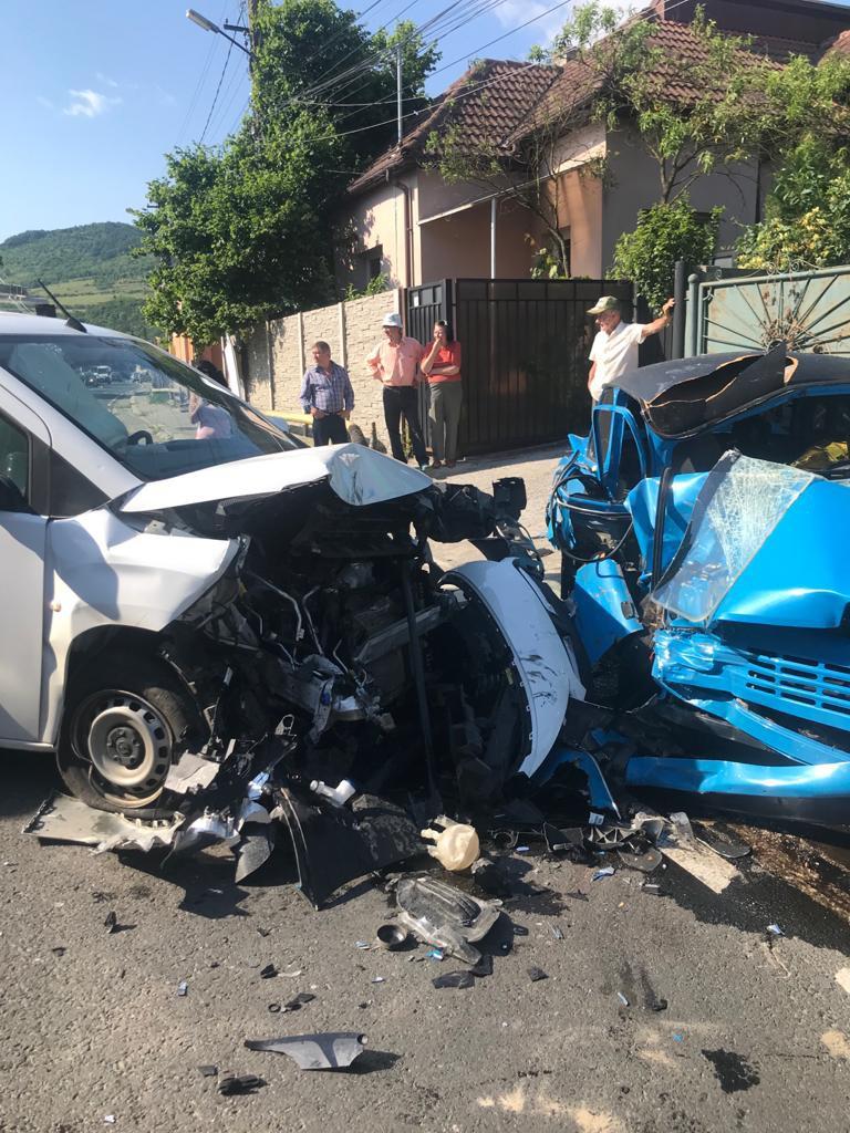 El este poliţistul care a murit într-un Trabant strivit, după un accident cumplit în Şoimuş 712386
